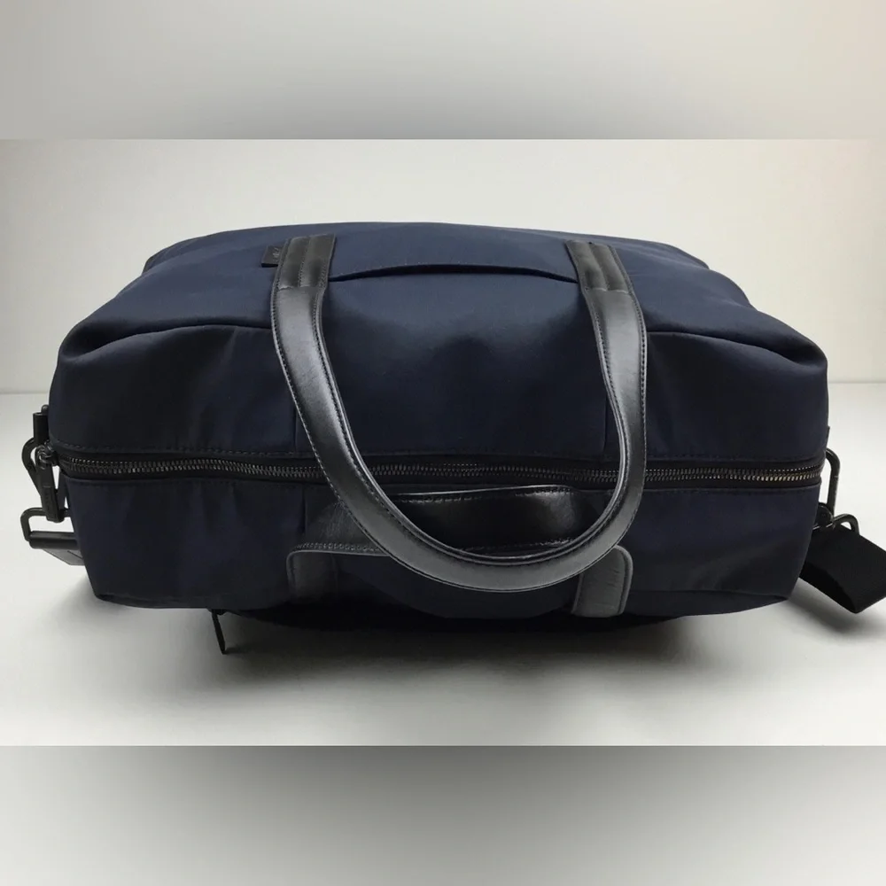Away Luggage The Everywhere Bag Navy Blue Messenger Duffle